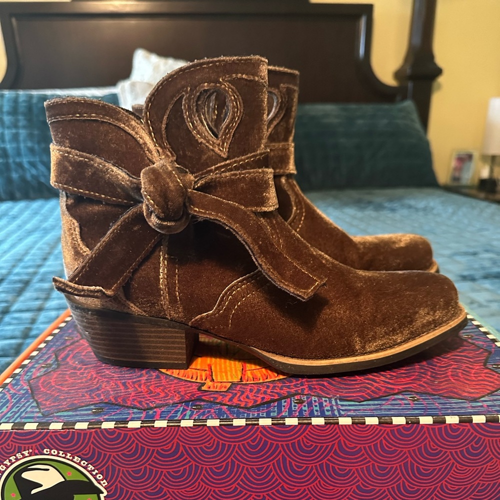 Justin Gypsy Collection size 7.5 brown velvet cowgirl boot.